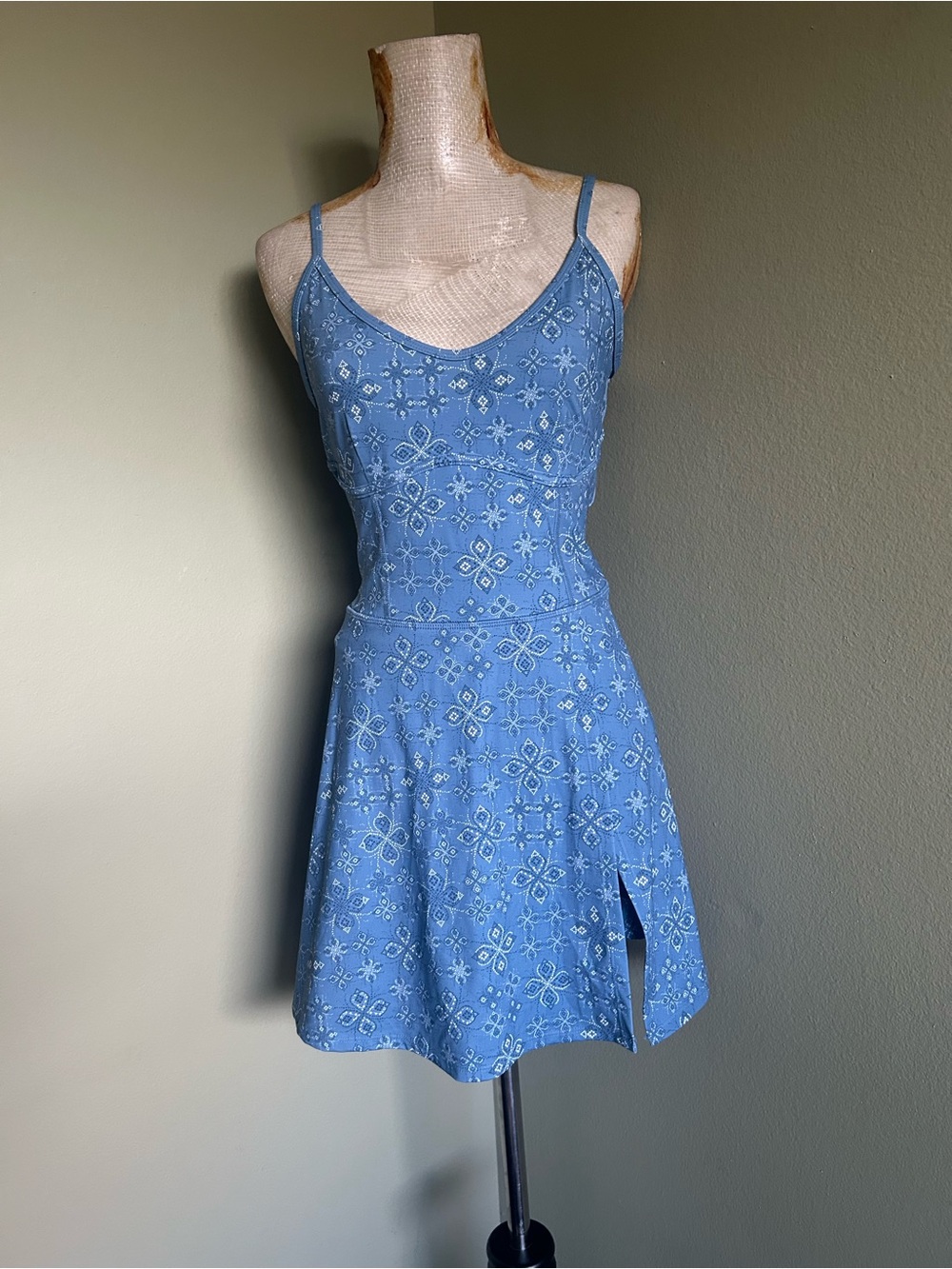 NWOT JoyLab Blue Printed Tennis Dress with attached shorts Sz M